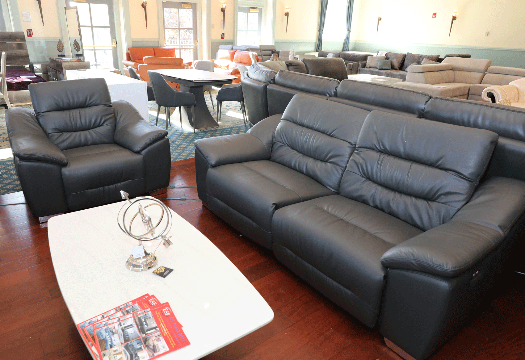 972 with 2 Electric Recliners